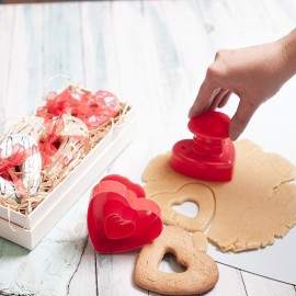 Formă de decupat biscuiţi "Inimioară"