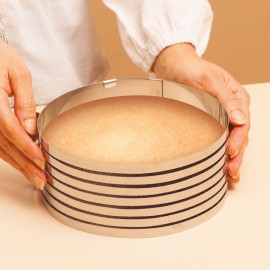 Dispozitiv rotund pentru tăiat blaturile de tort