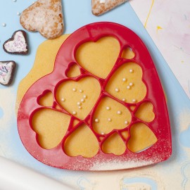 Formă de decupat biscuiţi - inimioare
