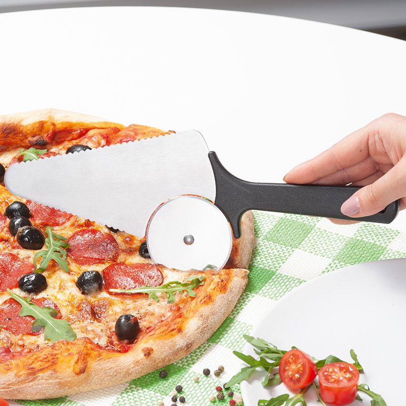 Cuţit pentru aluat şi pizza