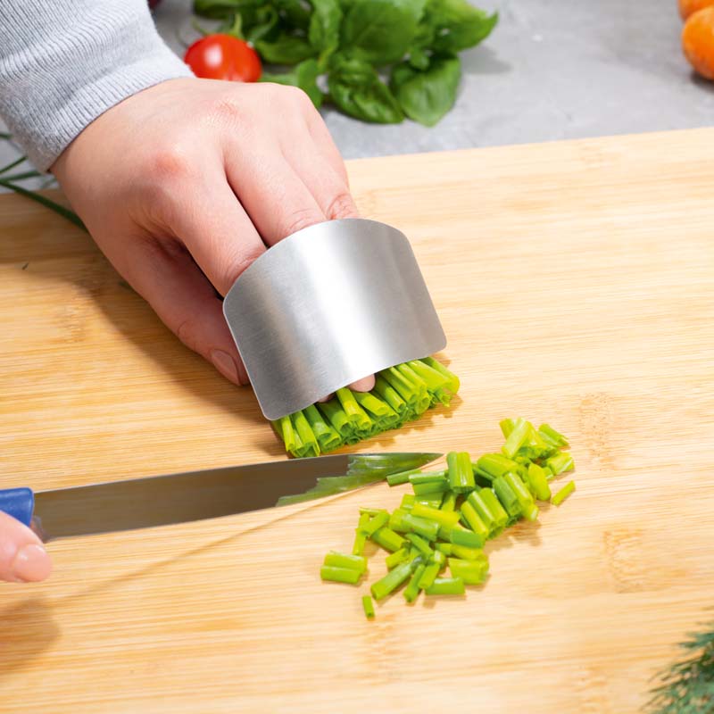 Protecţie metalică pentru degete