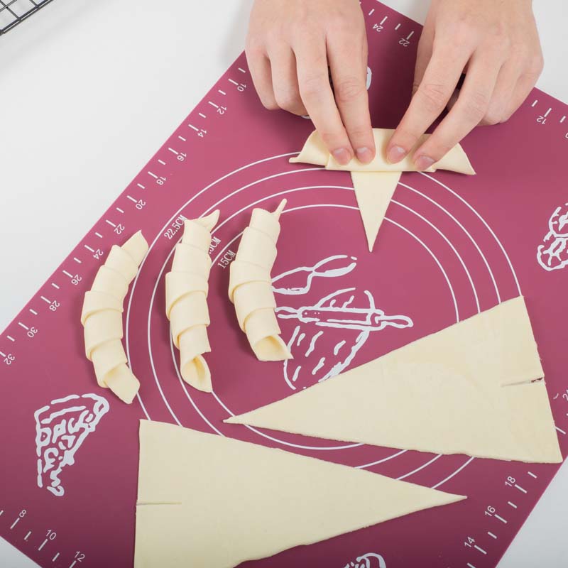 Tăietor cilindric pentru aluatul de patiserie