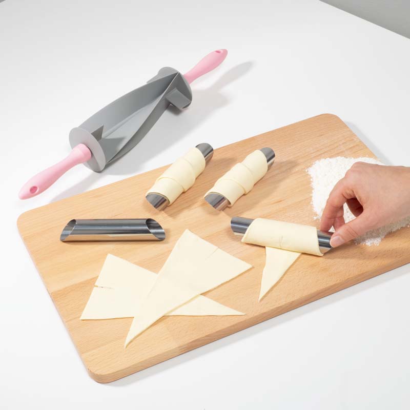 Tăietor cilindric pentru aluatul de patiserie