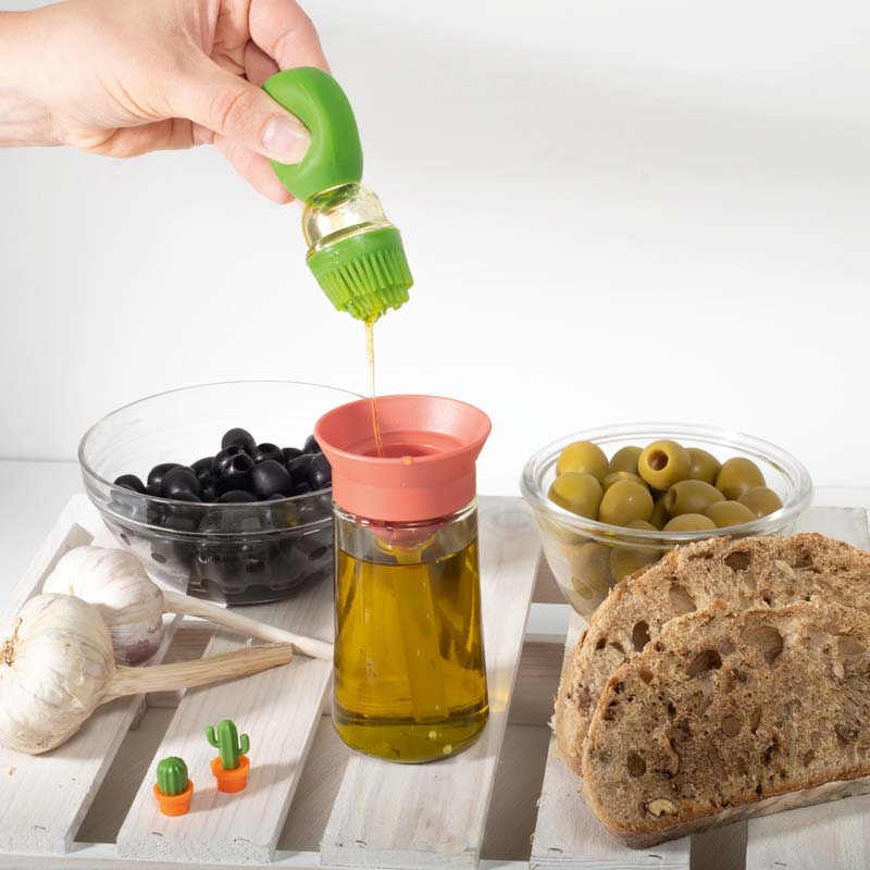 Recipient pentru ulei cu pipetă şi pensulă