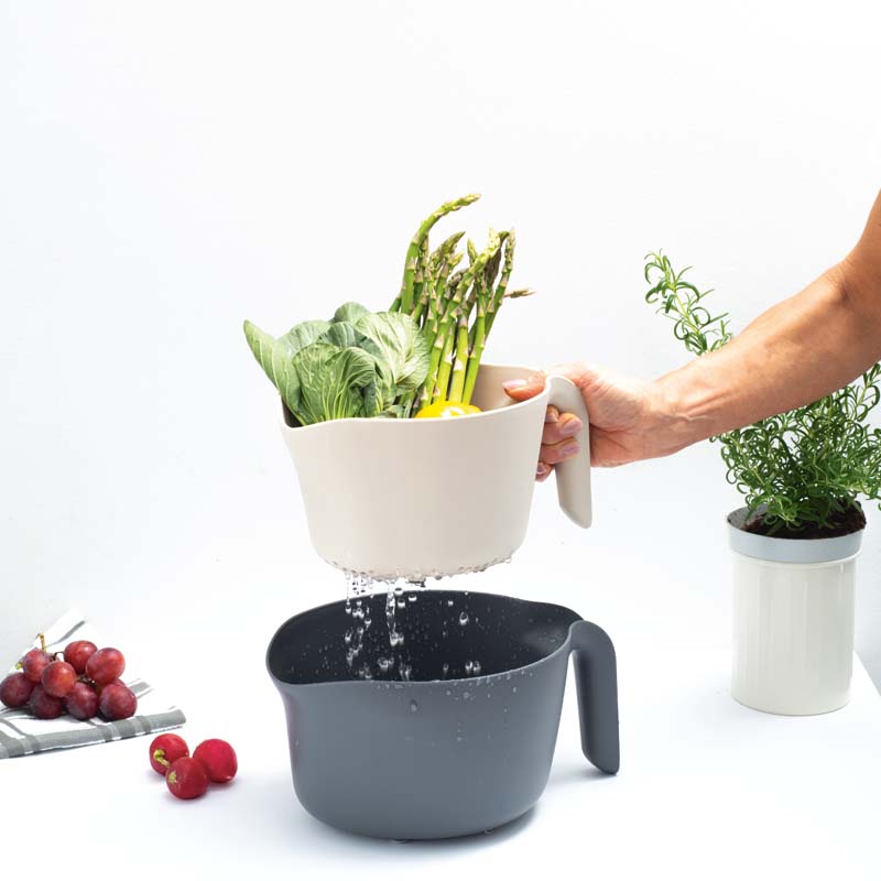 Strecurătoare cu mâner