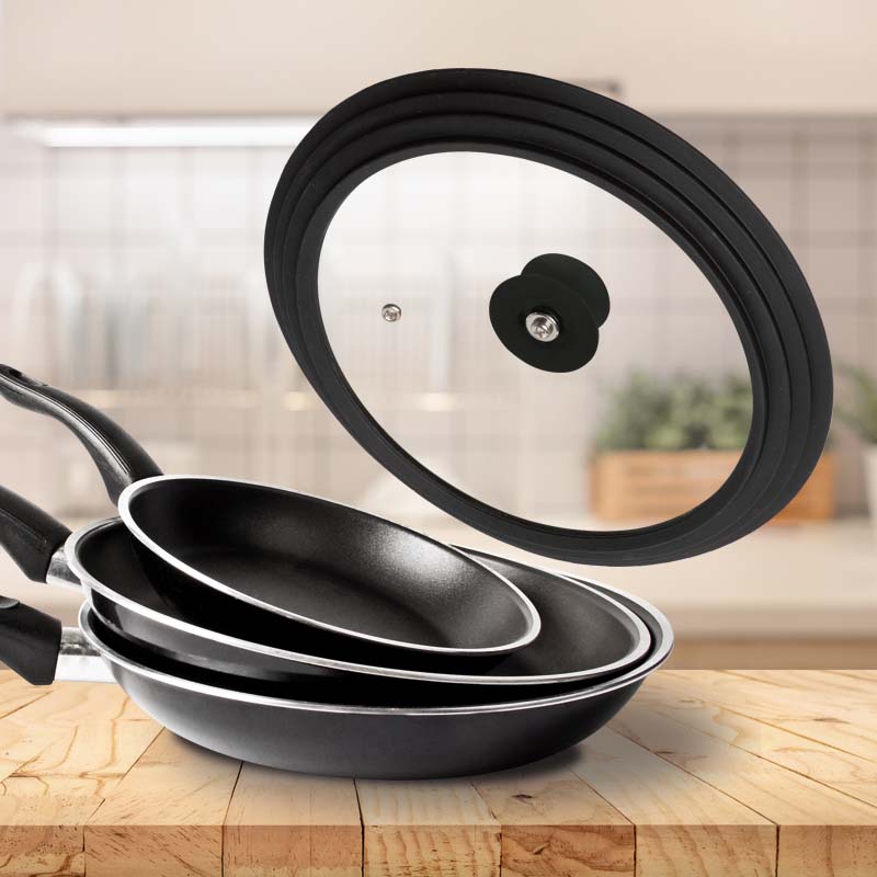 Capac universal pentru oale şi tigăi