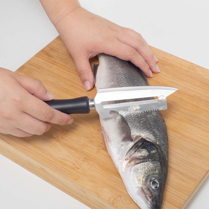 Cuţit-curăţător 4 în 1