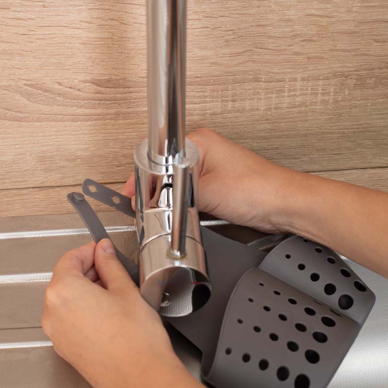 Recipient dinsilicon pentru spaţiul de sub robinet