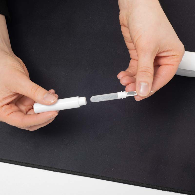 Instrument de curăţare a produselor electronice