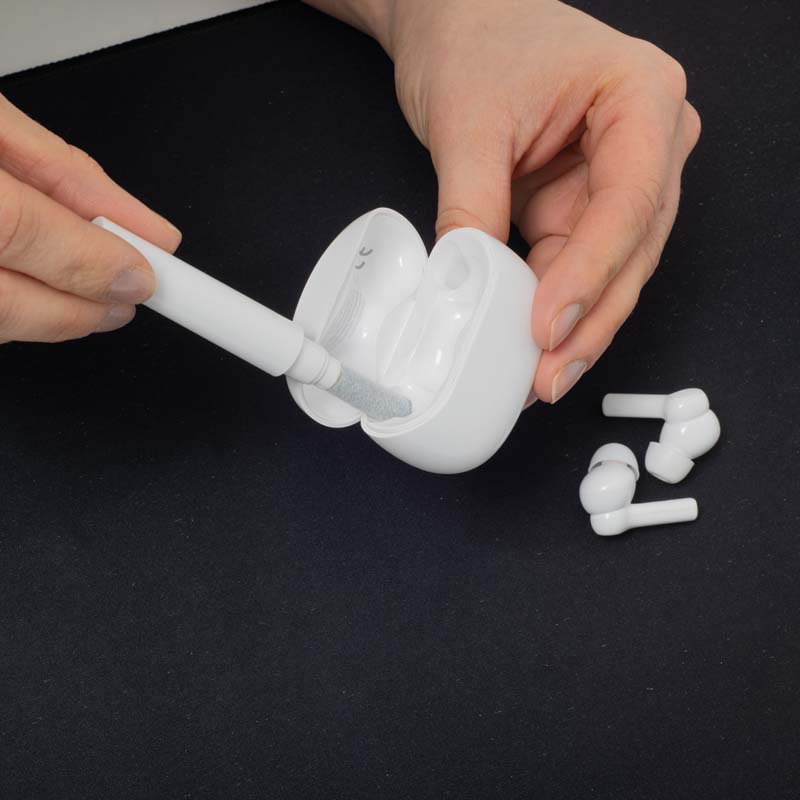 Instrument de curăţare a produselor electronice