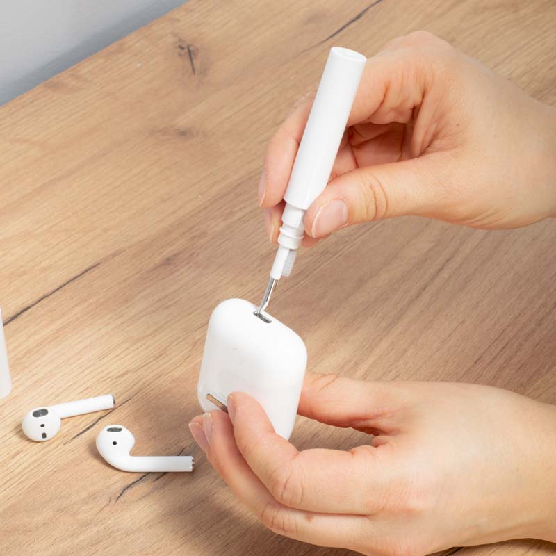 Instrument de curăţare a produselor electronice