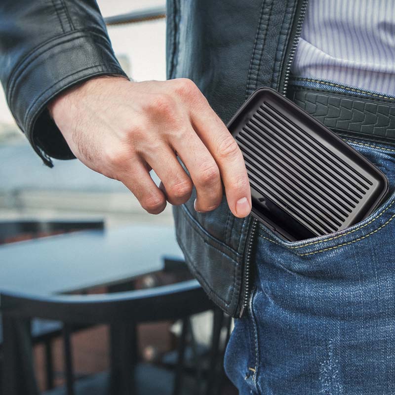 Husă protecţie cărţi de credit neagră