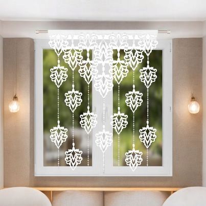 Panou de fereastră 100x150 cm alb cu frunze ajurate şi mărgele