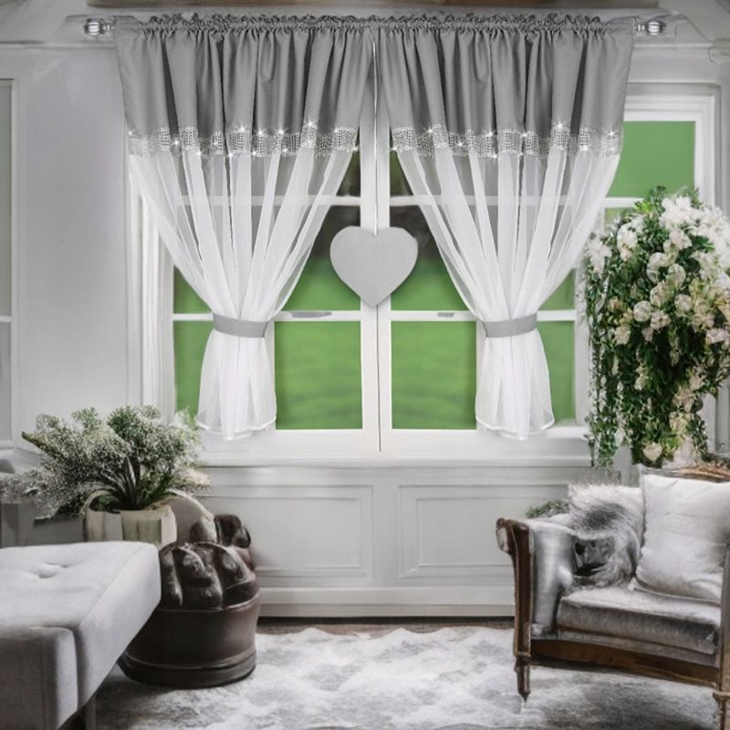 Perdea gri-albă cu strasuri şi inimă 400x145 cm