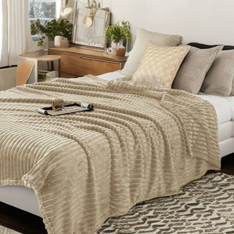 Pătură bej cu dungi 3D