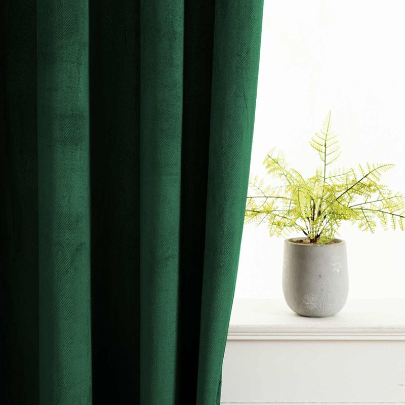 Draperie verde din catifea, model chevron 140 × 250 cm