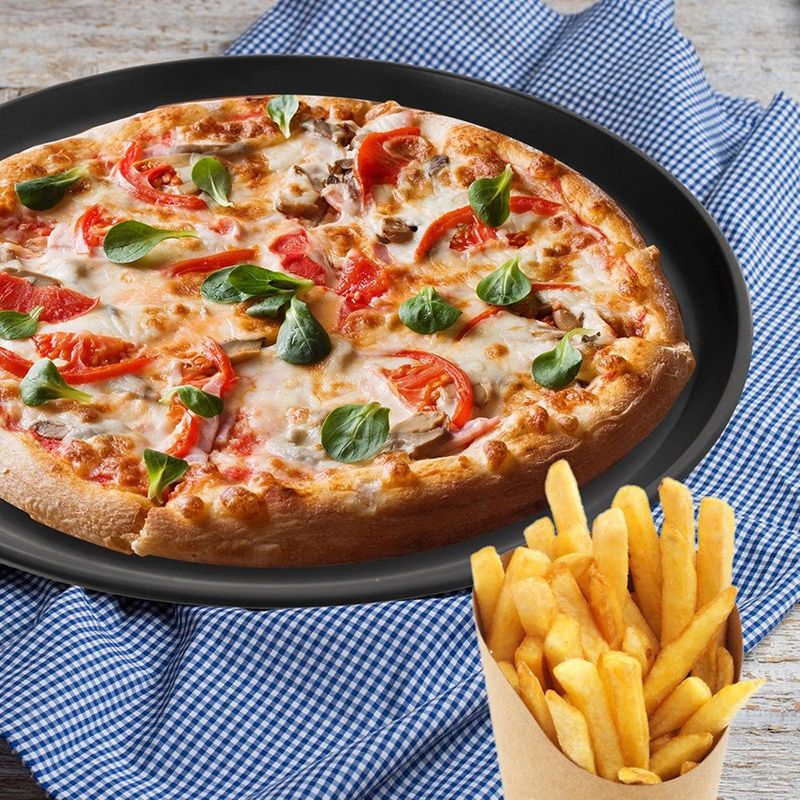 Formă pentru pizza perforată cu strat de teflon