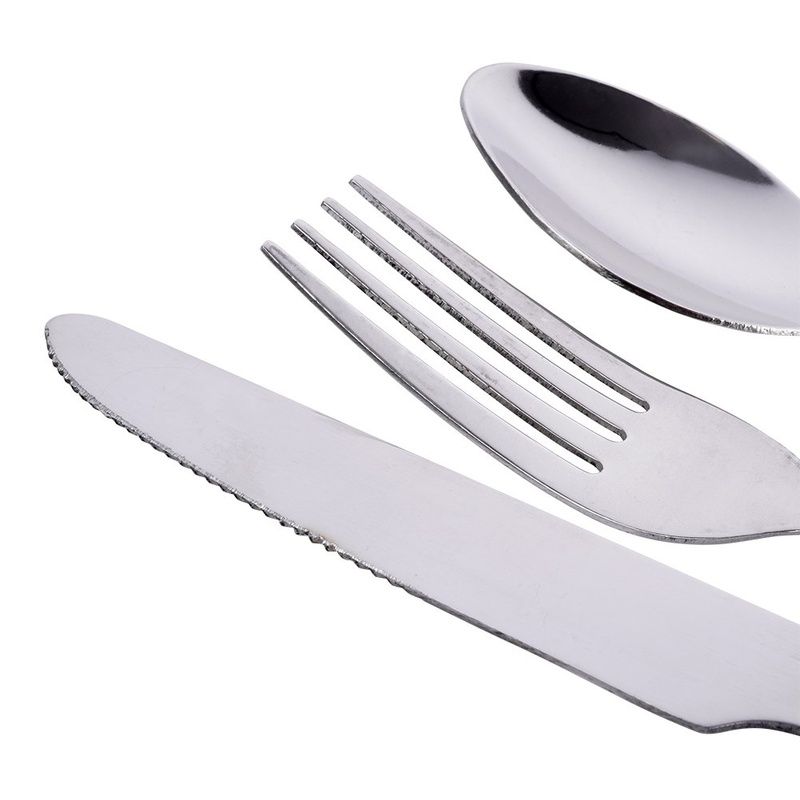 Set de tacâmuri din oţel